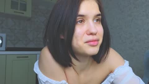 Mia online show from February 2025 01:11:02 AM