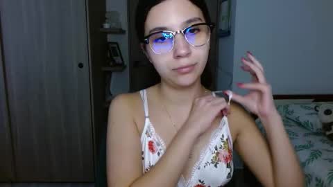 Mia online show from December 2025 02:10:02 AM