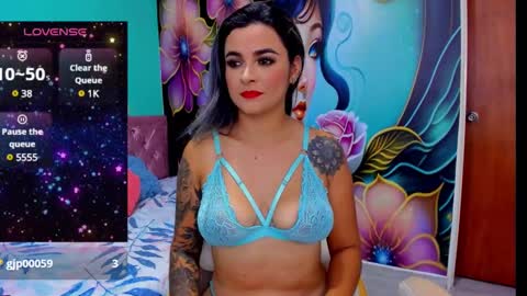 Snapshot of mia_bigtits_17 chatting on December 2024 12:43:02 AM Mia online show from December 2024 12:43:02 AM