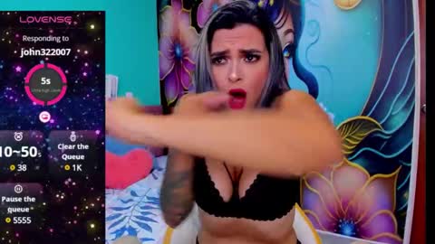 Snapshot of mia_bigtits_17 chatting on December 2024 02:54:02 AM Mia online show from December 2024 02:54:02 AM