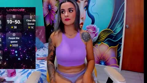 Snapshot of mia_bigtits_17 chatting on December 2024 12:57:02 AM Mia online show from December 2024 12:57:02 AM