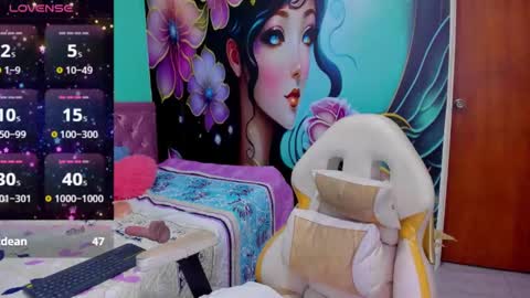 Snapshot of mia_bigtits_17 chatting on February 2025 09:04:02 PM Mia online show from February 2025 09:04:02 PM