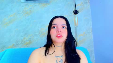 Mia  online show from January 2026 12:10:01 PM