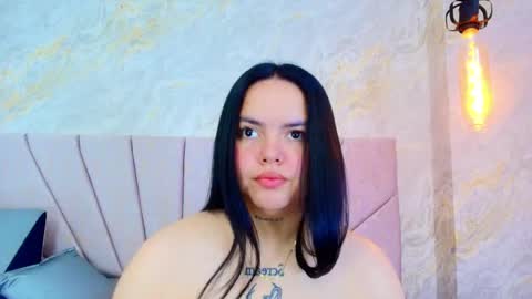 Snapshot of mia_candy_0 chatting on May 2026 12:11:02 PM Mia online show from May 2026 12:11:02 PM