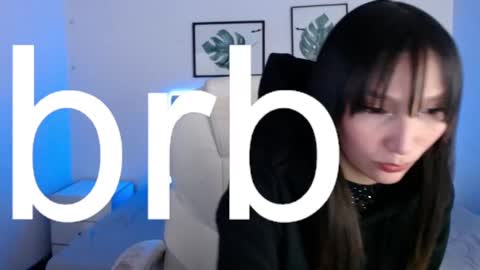 Snapshot of mia_collens_ chatting on November 2025 02:00:02 AM MIA online show from November 2025 02:00:02 AM