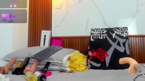 Snapshot of mia_conde1_ chatting on November 2025 05:18:02 AM Mia Conde online show from November 2025 05:18:02 AM