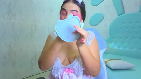 Snapshot of mia_cuttee chatting on November 2025 03:17:02 AM Mia Cuttee online show from November 2025 03:17:02 AM