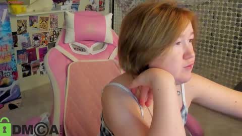 Mia online show from November 2025 02:21:02 AM