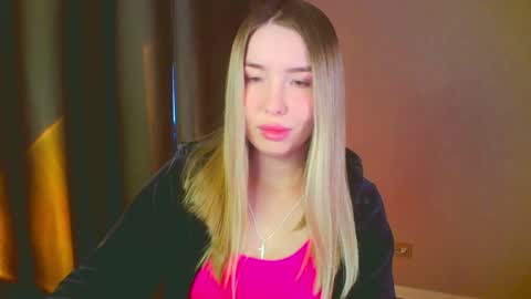 Snapshot of mia_fleur_ chatting on January 2025 06:35:01 AM Mia online show from January 2025 06:35:01 AM