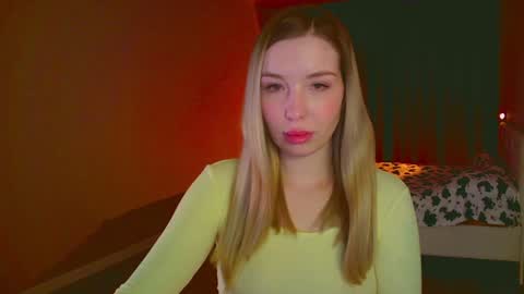 Snapshot of mia_fleur_ chatting on February 2025 03:00:02 AM Mia online show from February 2025 03:00:02 AM