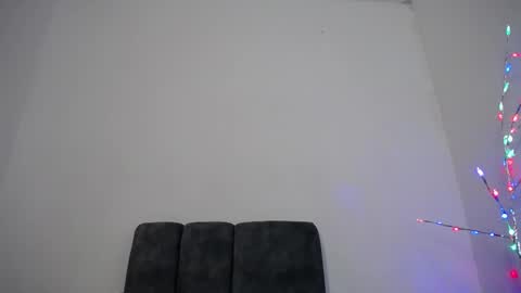 M I A online show from December 2025 10:57:01 AM