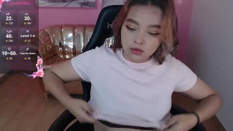 Mia online show from October 2025 12:30:01 PM