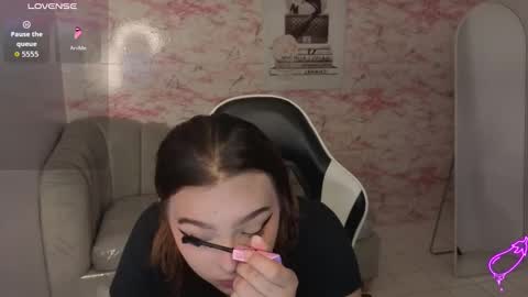 Mia online show from February 2026 01:20:01 PM