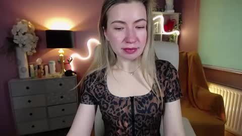 Snapshot of mia_luxx92 chatting on January 2025 10:36:02 AM Mia online show from January 2025 10:36:02 AM