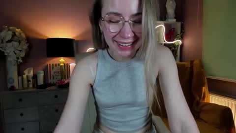 Snapshot of mia_luxx92 chatting on January 2025 01:47:01 PM Mia online show from January 2025 01:47:01 PM