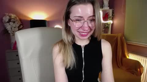 Snapshot of mia_luxx92 chatting on February 2025 08:45:02 PM Mia online show from February 2025 08:45:02 PM
