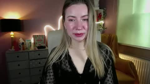 Snapshot of mia_luxx92 chatting on March 2025 08:41:02 AM Mia online show from March 2025 08:41:02 AM