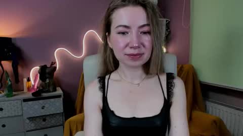 Snapshot of mia_luxx92 chatting on September 2025 06:35:01 AM Mia online show from September 2025 06:35:01 AM