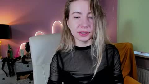 Snapshot of mia_luxx92 chatting on September 2025 06:50:02 AM Mia online show from September 2025 06:50:02 AM