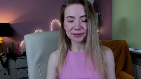 Snapshot of mia_luxx92 chatting on September 2025 07:36:01 AM Mia online show from September 2025 07:36:01 AM