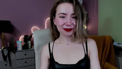 Snapshot of mia_luxx92 chatting on October 2025 06:44:02 AM Mia online show from October 2025 06:44:02 AM