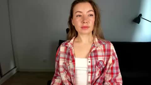 Mia online show from February 2026 07:53:02 AM