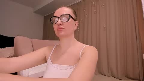 Alicia online show from February 2025 10:04:02 AM