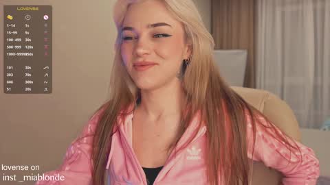 Snapshot of mia_milagros chatting on January 2025 11:16:02 PM mia_milagros online show from January 2025 11:16:02 PM