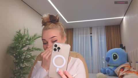 Snapshot of mia_milagros chatting on February 2025 04:15:01 AM mia_milagros online show from February 2025 04:15:01 AM