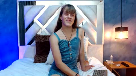 mia_pallmer online show from January 2026 01:16:02 PM
