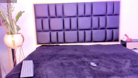 mia online show from January 2026 04:28:01 AM