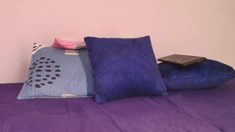 Mia Roush online show from December 2025 10:54:02 AM