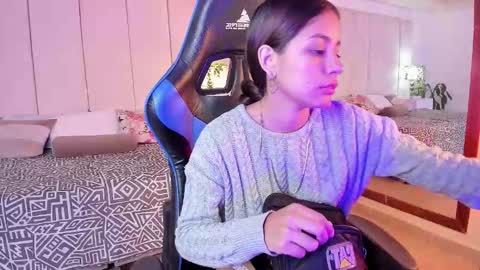 mia rousse25 online show from December 2025 12:53:02 PM