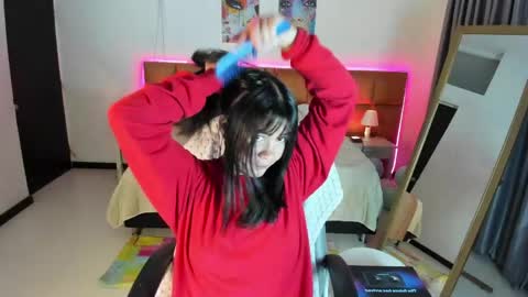 Snapshot of mia_rousseau chatting on May 2026 04:07:02 AM MIA online show from May 2026 04:07:02 AM