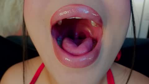 Snapshot of mia_roux1 chatting on January 2026 11:54:01 PM Mia online show from January 2026 11:54:01 PM