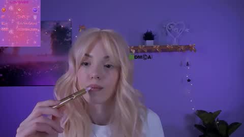 mia_starrr_ online show from December 2025 08:05:02 PM