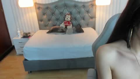 Snapshot of mia_vanucci chatting on March 2025 06:44:01 AM Mia Vanucci online show from March 2025 06:44:01 AM