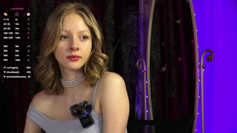 Mia online show from February 2025 07:19:02 PM