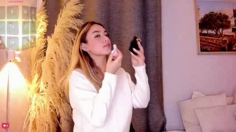 Mia White  online show from September 2025 01:24:02 PM