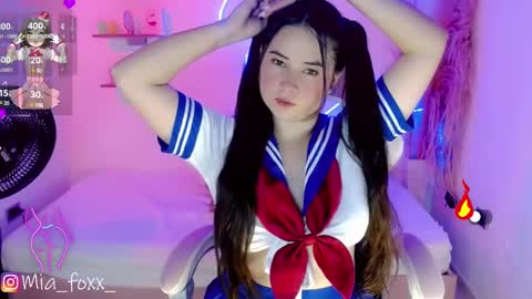 Mia online show from February 2025 09:20:02 PM