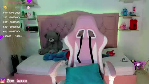 Mia online show from June 2026 09:06:02 PM