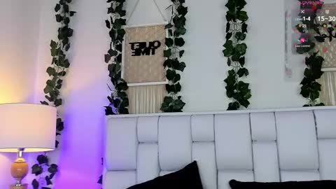 Snapshot of miaa_gh1 chatting on May 2026 11:18:01 AM Mia online show from May 2026 11:18:01 AM