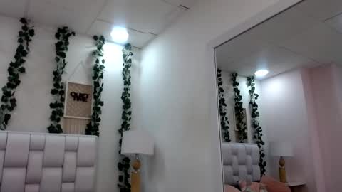 Snapshot of miaa_gh1 chatting on May 2026 11:28:02 AM Mia online show from May 2026 11:28:02 AM