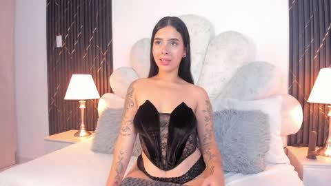 Snapshot of miaa_gold chatting on May 2026 05:39:01 PM Mia online show from May 2026 05:39:01 PM