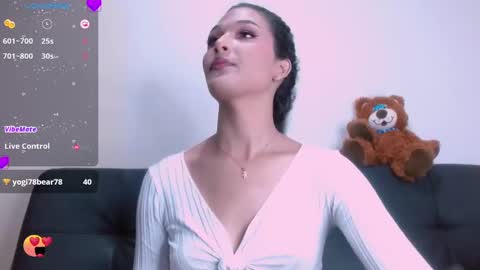 Mia online show from December 2024 02:41:02 PM