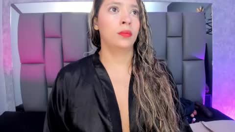 Mia online show from February 2025 12:03:02 PM