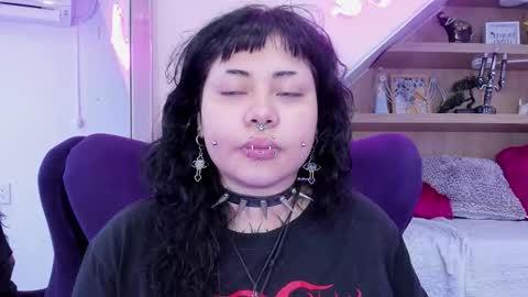 Mia online show from January 2026 12:30:01 PM