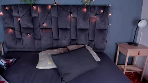 miaanderson__ online show from January 2026 08:25:02 PM