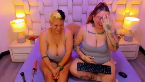 mia red hair molly short hair online show from December 2025 01:44:02 AM