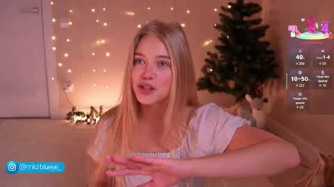 Snapshot of miablueye chatting on December 2025 01:38:02 PM miablueye online show from December 2025 01:38:02 PM